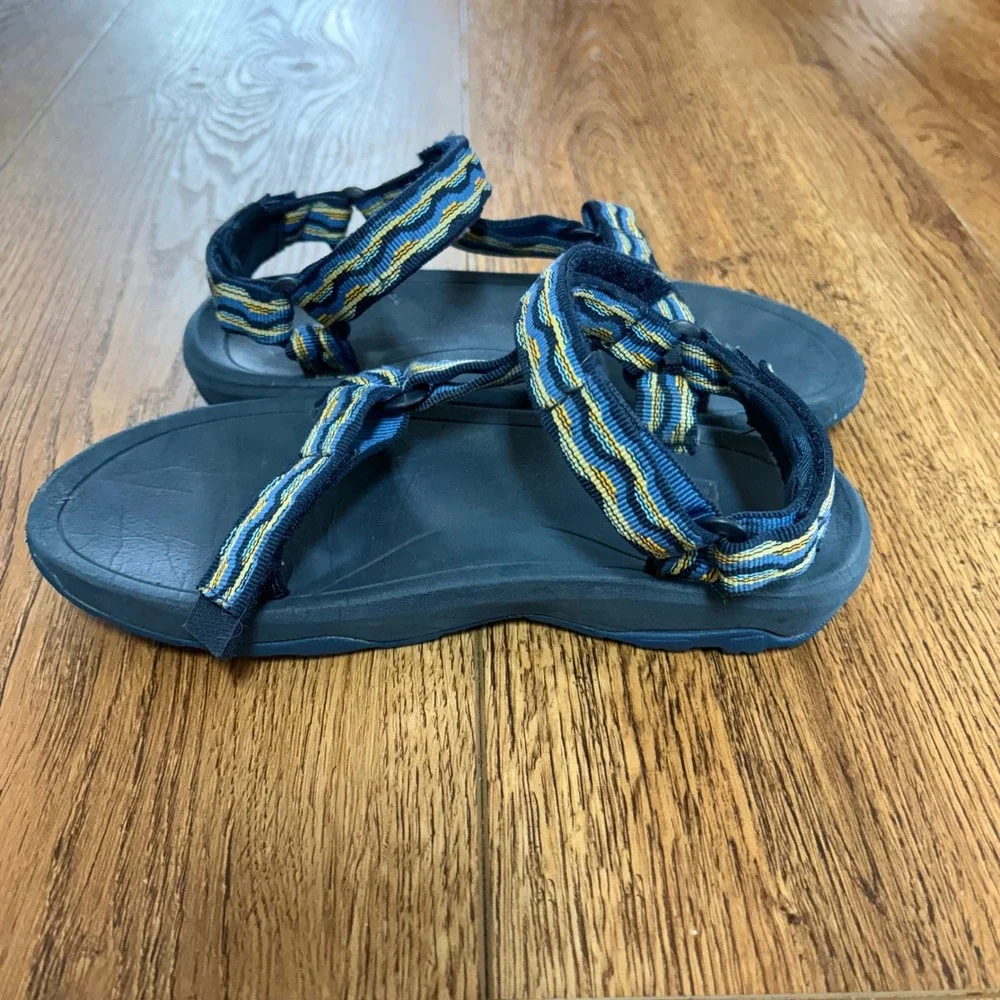 Teva Youth Hurricane XLT 2 Sandal Kishi Dark Blue Size 3 Adjustable straps